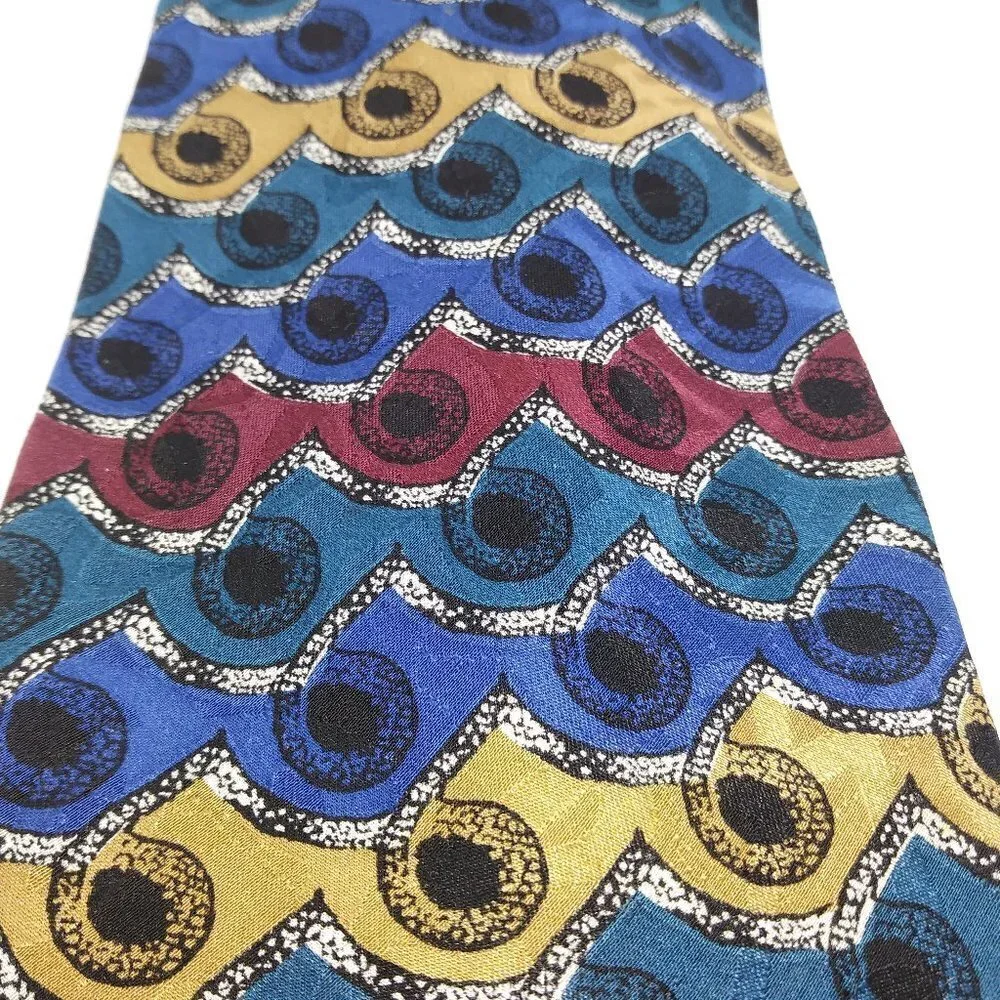 Club International Tie